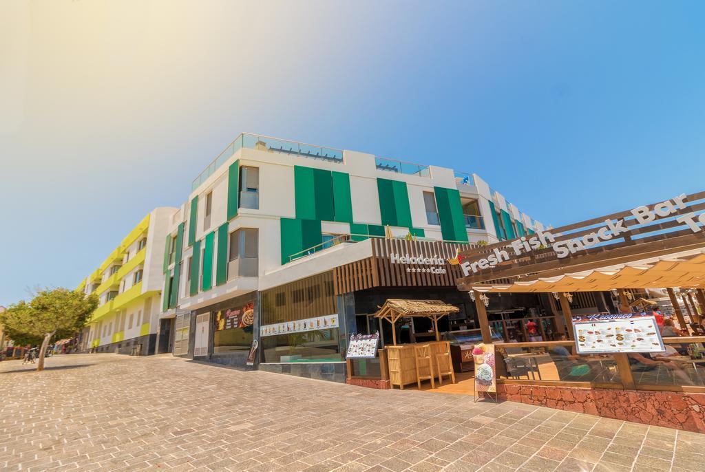 Hotel LIVVO Corralejo Beach Екстер'єр фото