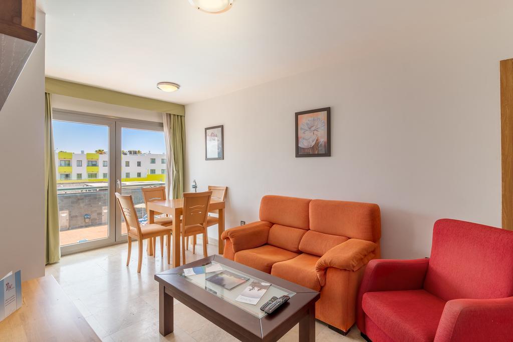 Hotel LIVVO Corralejo Beach Екстер'єр фото